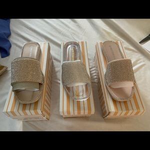 NWT-Nude rhinestone slides💍👡🤩